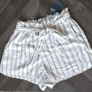 Hollister California/Ultra High-Rise Shorts